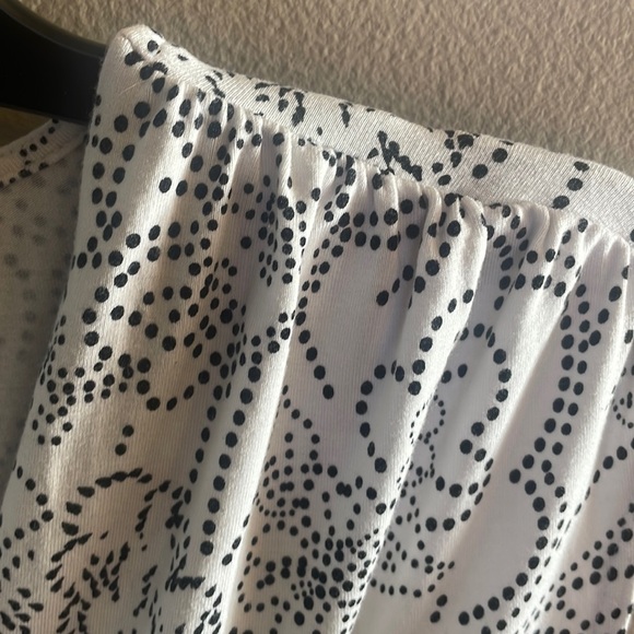 MOTHERHOOD maternity top V neck cap sleeve floral dotted print blk wht SMALL - Picture 8 of 9